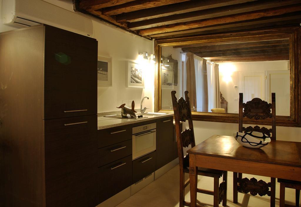 Appartamento Corte Bragadin Venedig Zimmer foto